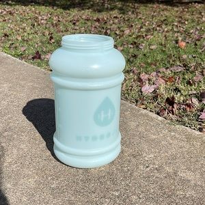 Beryl hydro jug without lid (I have the lid, my dogs just chewed the hop of it)